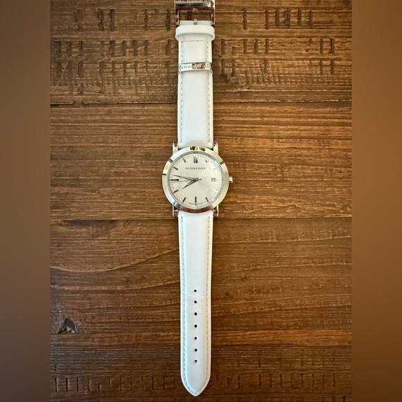 Burberry Watch BU1750 White Leather Strap - Picture 2 of 10